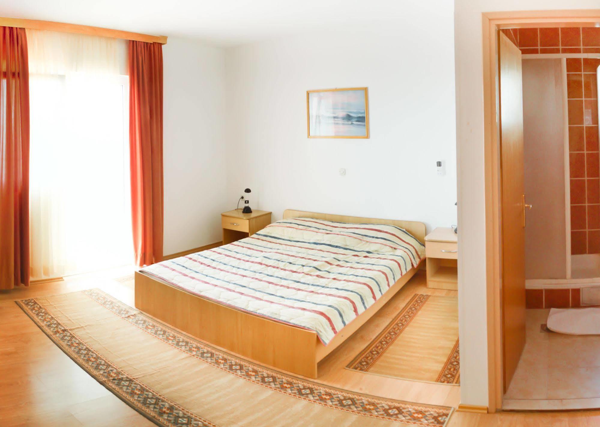 Hotel Tony Pag Town Zewnętrze zdjęcie